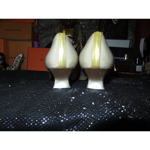 Stewart Weitzman italian Leather square toed block kitten heeled pumps Cream 7 - Picture 4 of 12